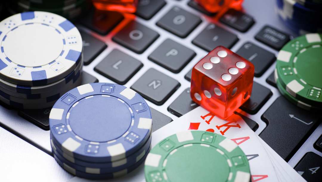 Exploring the Psyche of Online Gambling Enthusiasts: Beyond the Cards and Chips